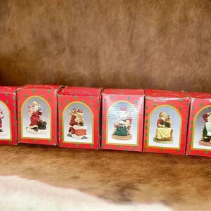 Santa Claus Figurines Set of 6